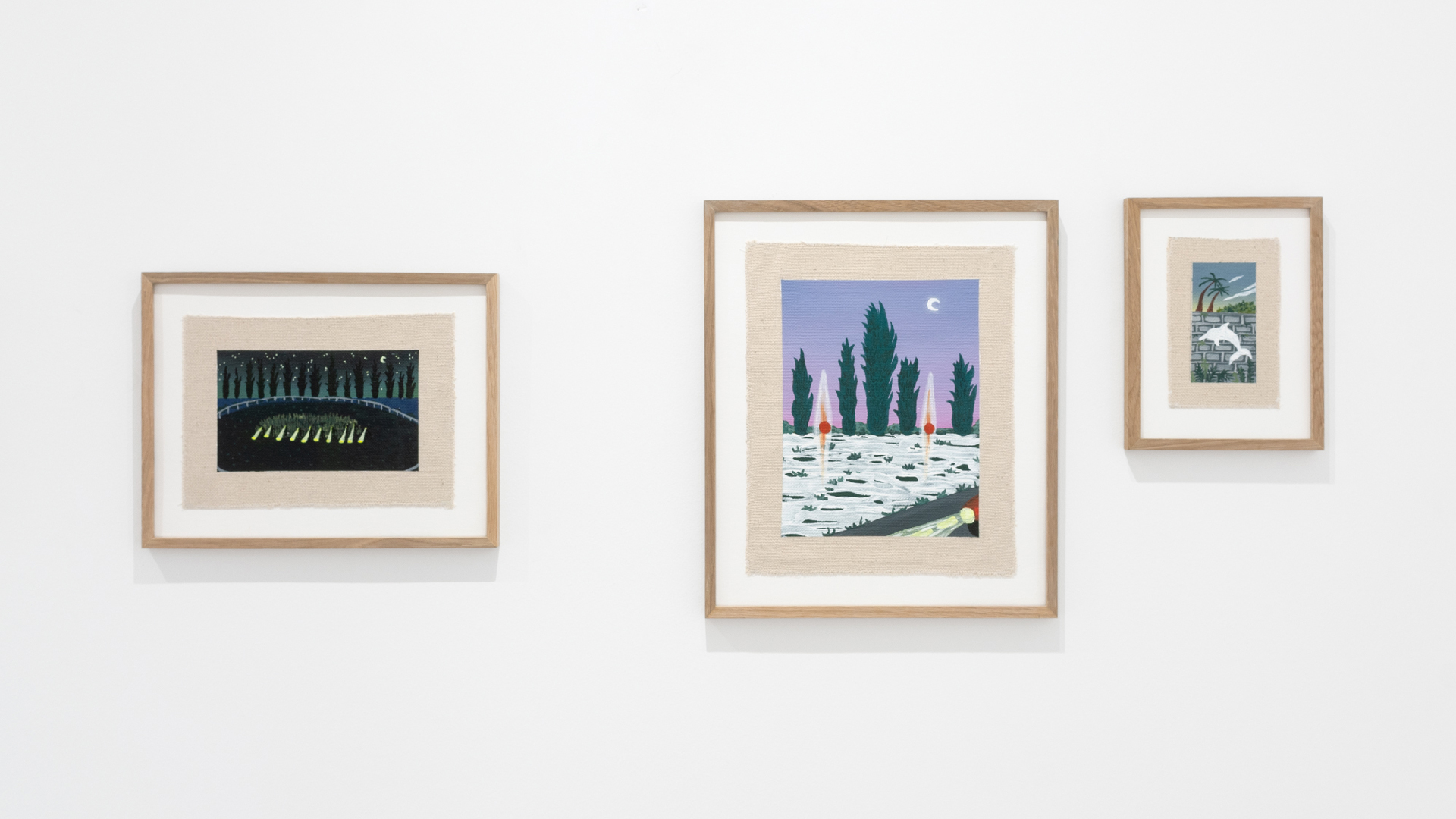 (de gauche à droite)

Les étoiles filantes, 2024, acrylique sur tissu, 20,2 x 17 cm 

Sens interdit, 2024, acrylique sur tissu, 29,5 x 24 cm - 

Rupestre, 2024, acrylique sur tissu, 14,5 x 12 cm

Galerie RJ, Caen. © Mathieu Lion